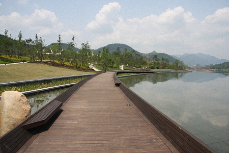 Qiandao Lake Pearl Square exterior
